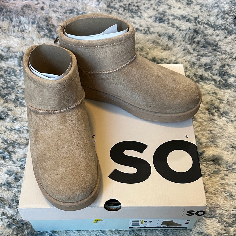 SO Women’s Tan Ankle Boots